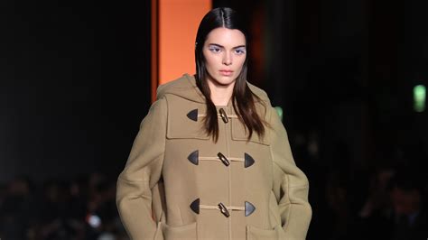 Kendall Jenner in montgomery da Prada è la conferma che 